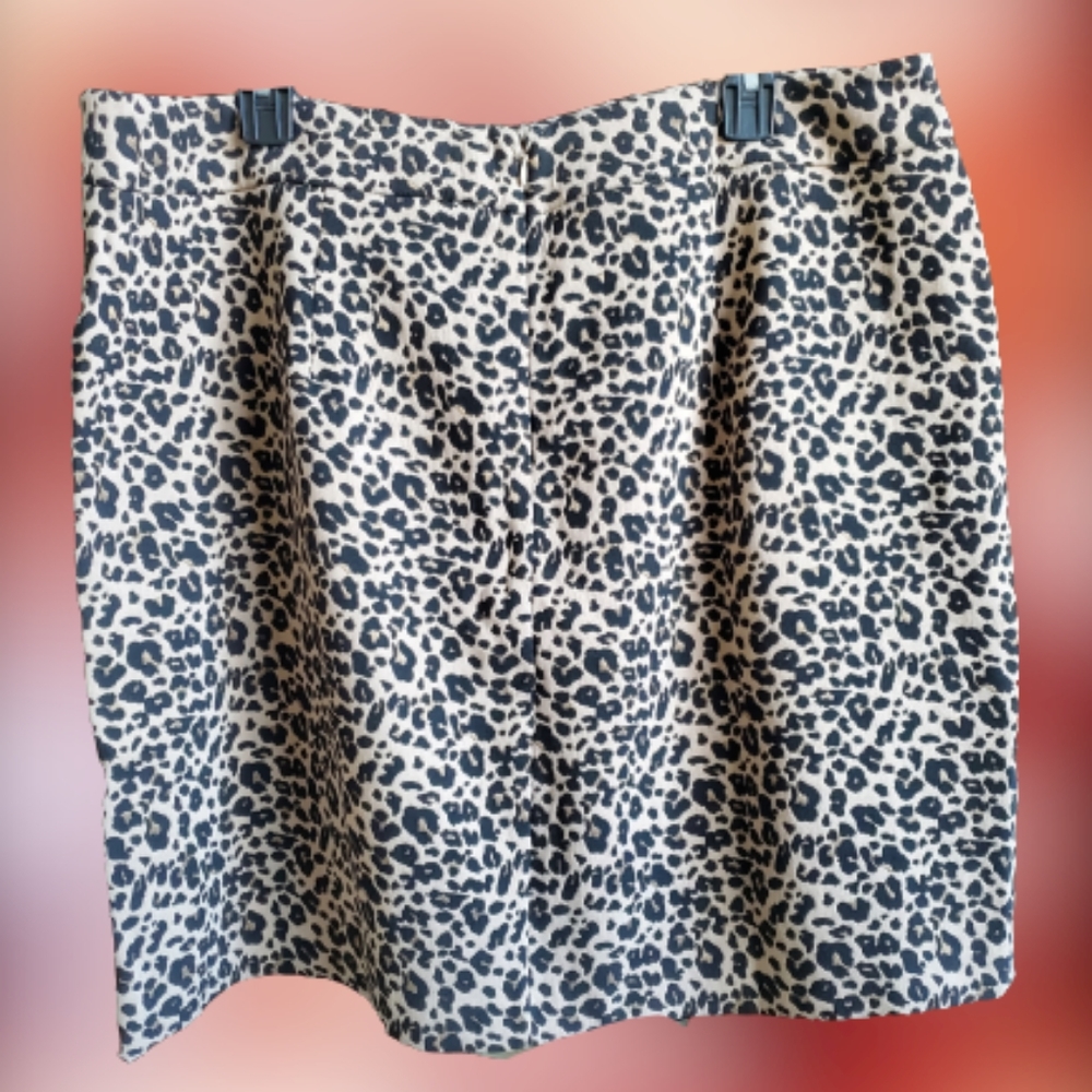 LOFT plus leopard print woven shift Mini skirt, 38", black/ brown - Picture 6 of 11